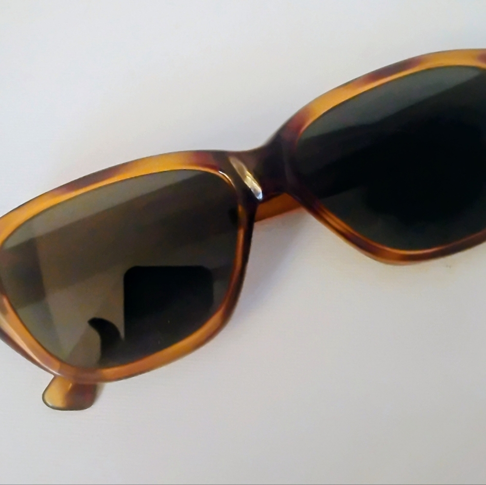 Rare a vintage Unisex Sunglasses NOS  GREECE